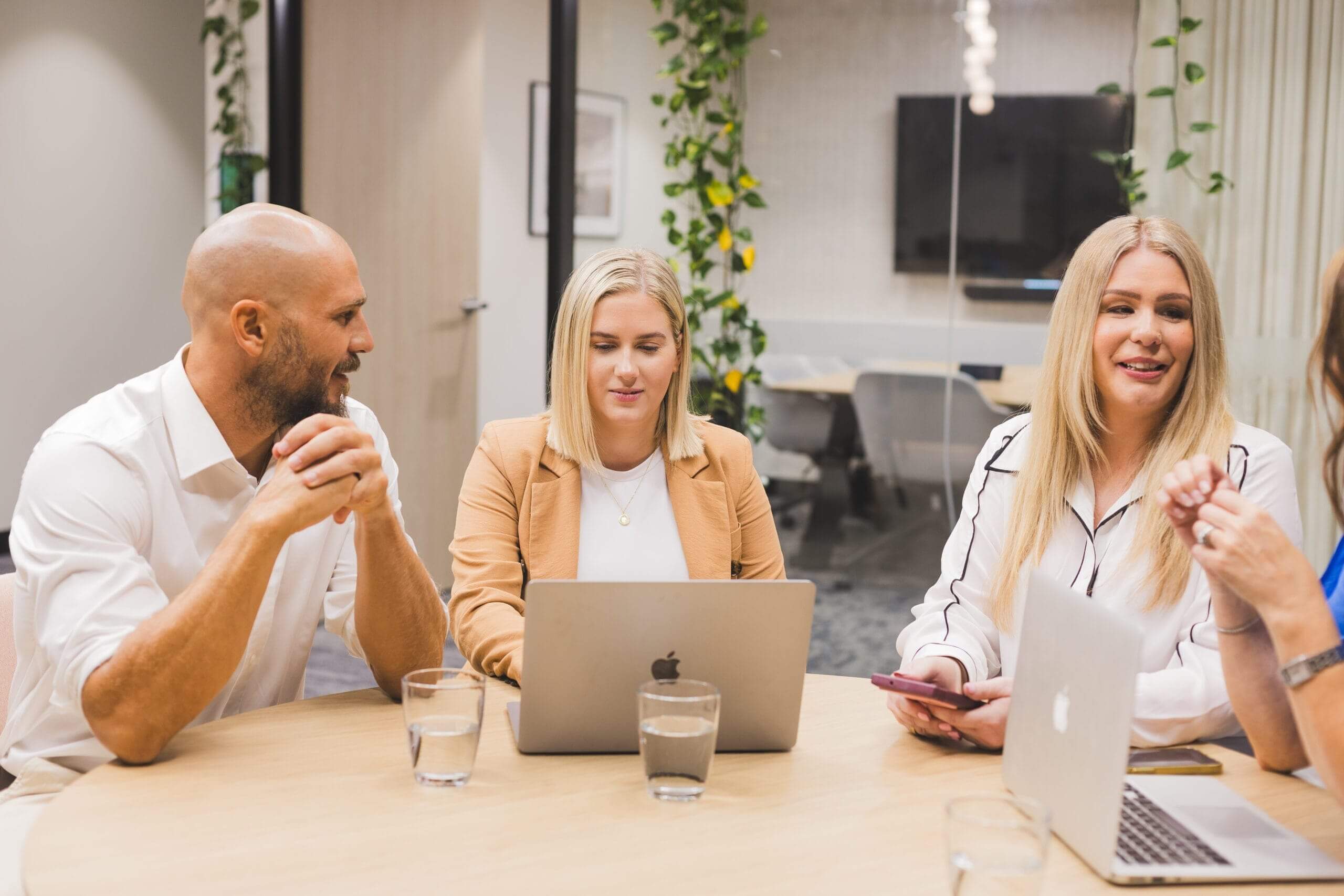 1H2A9989 Edit REBECCA TAYLOR PHO 1